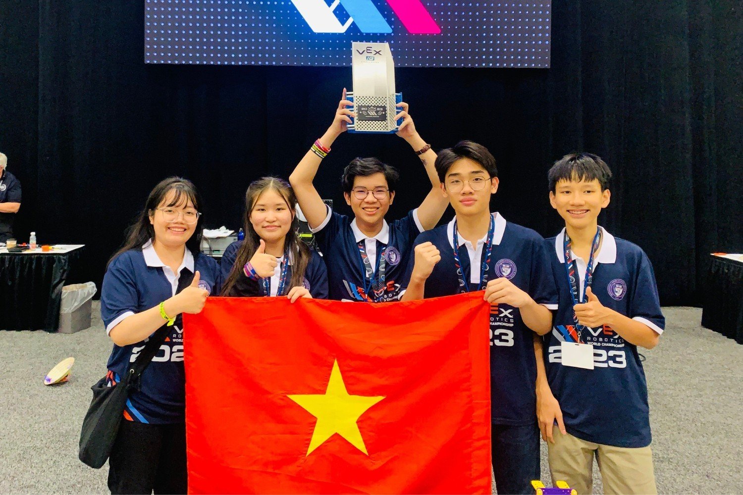 the-penn-chuoi-say-team-and-their-journey-to-conquer-the-vex-robotics-world-championship-2023-in-the-united-states