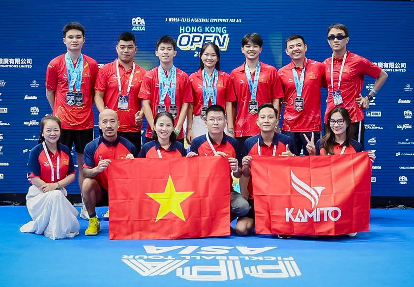 su-toa-sang-cua-cac-homeoftheeagles-ban-linh