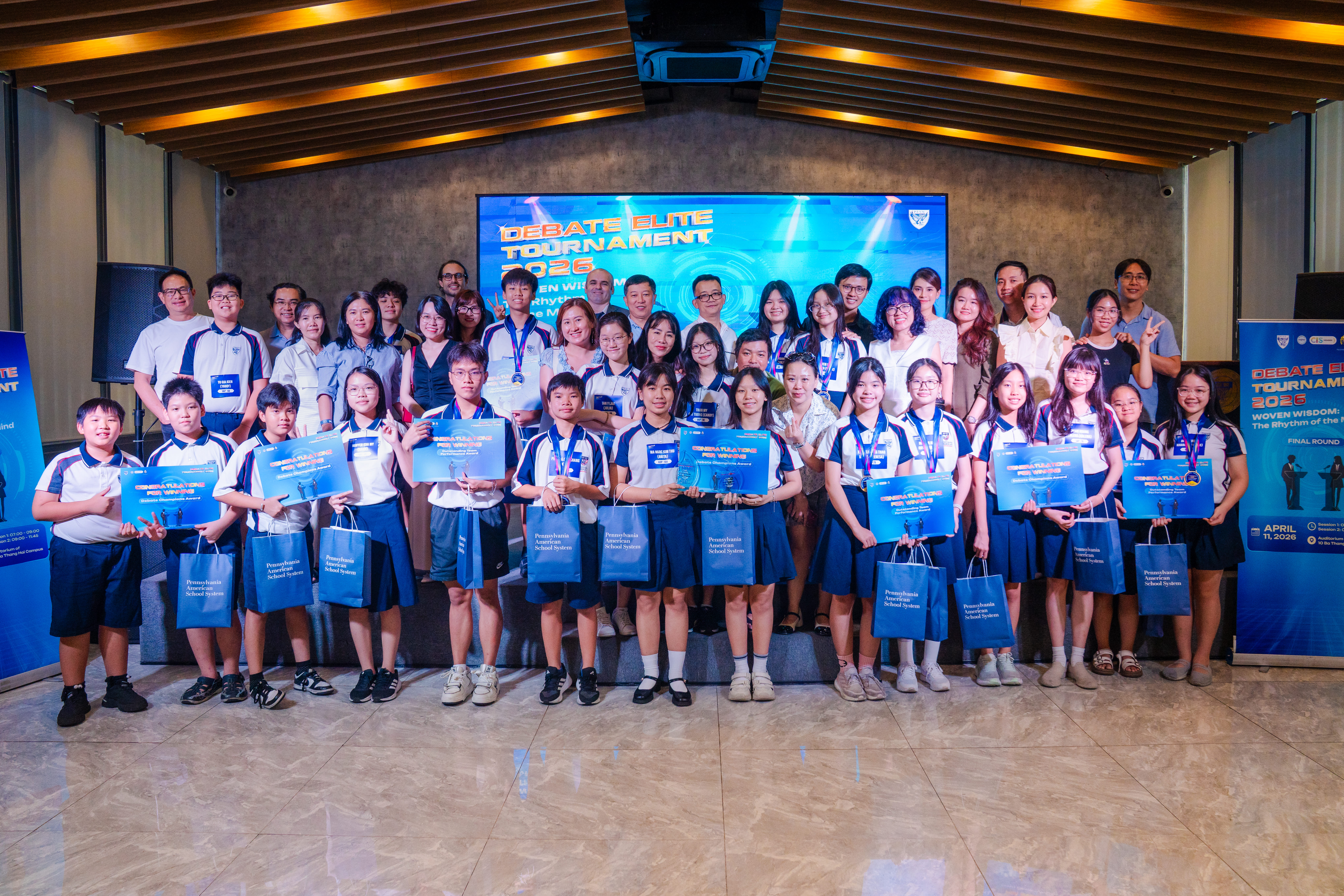 thang-4-bung-no-tai-nang-cua-cong-dong-pennschool